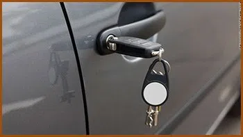 Interstate Locksmith Shop Glendale, CA 818-485-6158 - 18-car-unlock